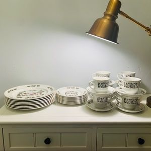 Vintage Wood & Sons of England Noel Dinnerware